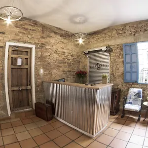  Hostel Explora